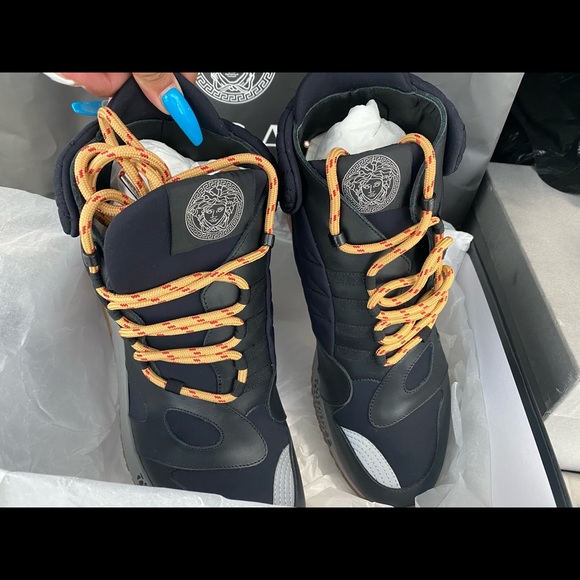 Designer Shoes - Picture 2 of 7